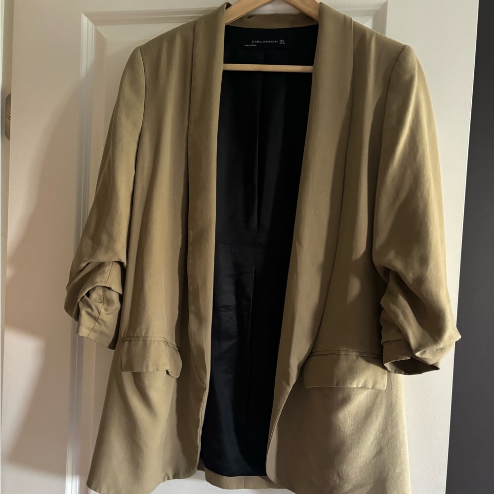 Tan blazer w/ 3/4 sleeves